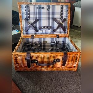 COPY - Newbury Picnic Basket by Picnic Time